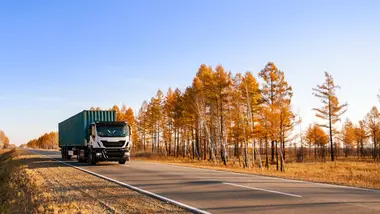 FTL czy LTL: kiedy opłaca się cały pojazd, a kiedy ładunek zbiorczy